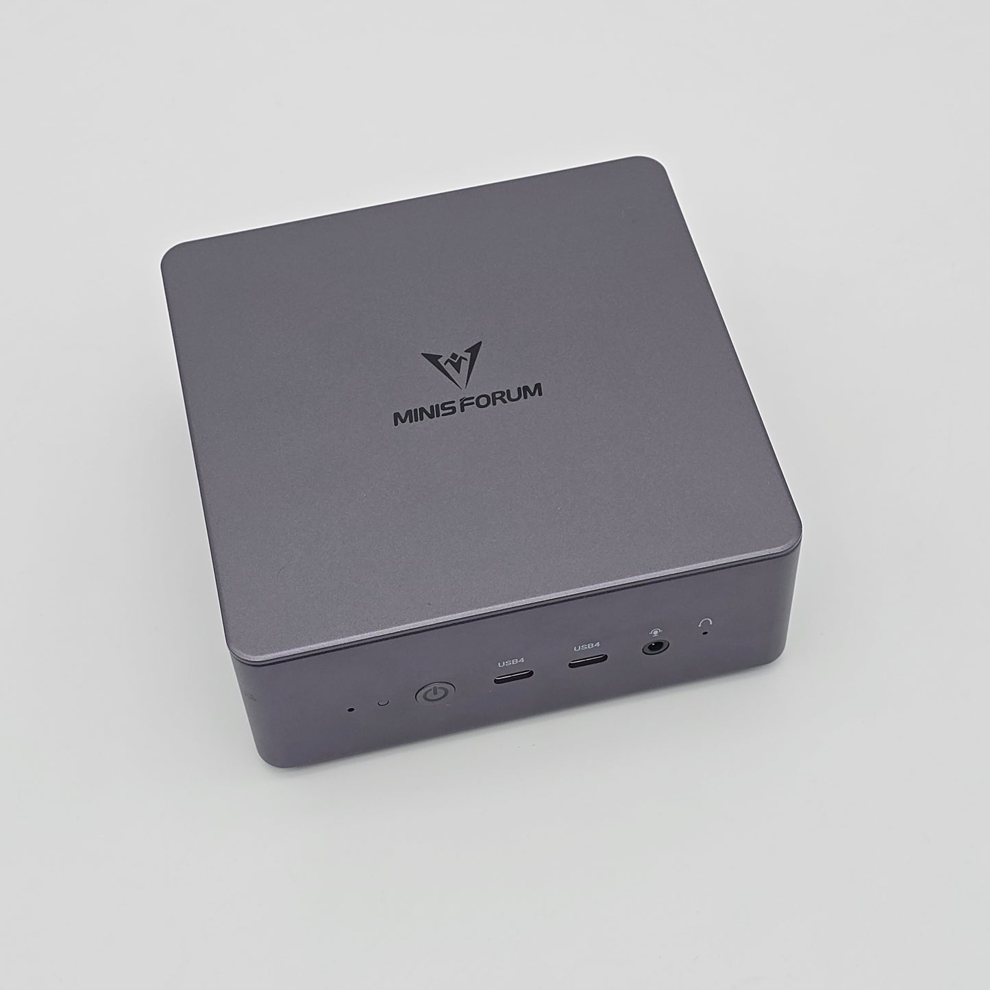 Minisforum UM790 Pro Barebone Mini PC, AMD Ryzen 9 7940HS, AMD Radeon 780M, Compact Desktop Computer
