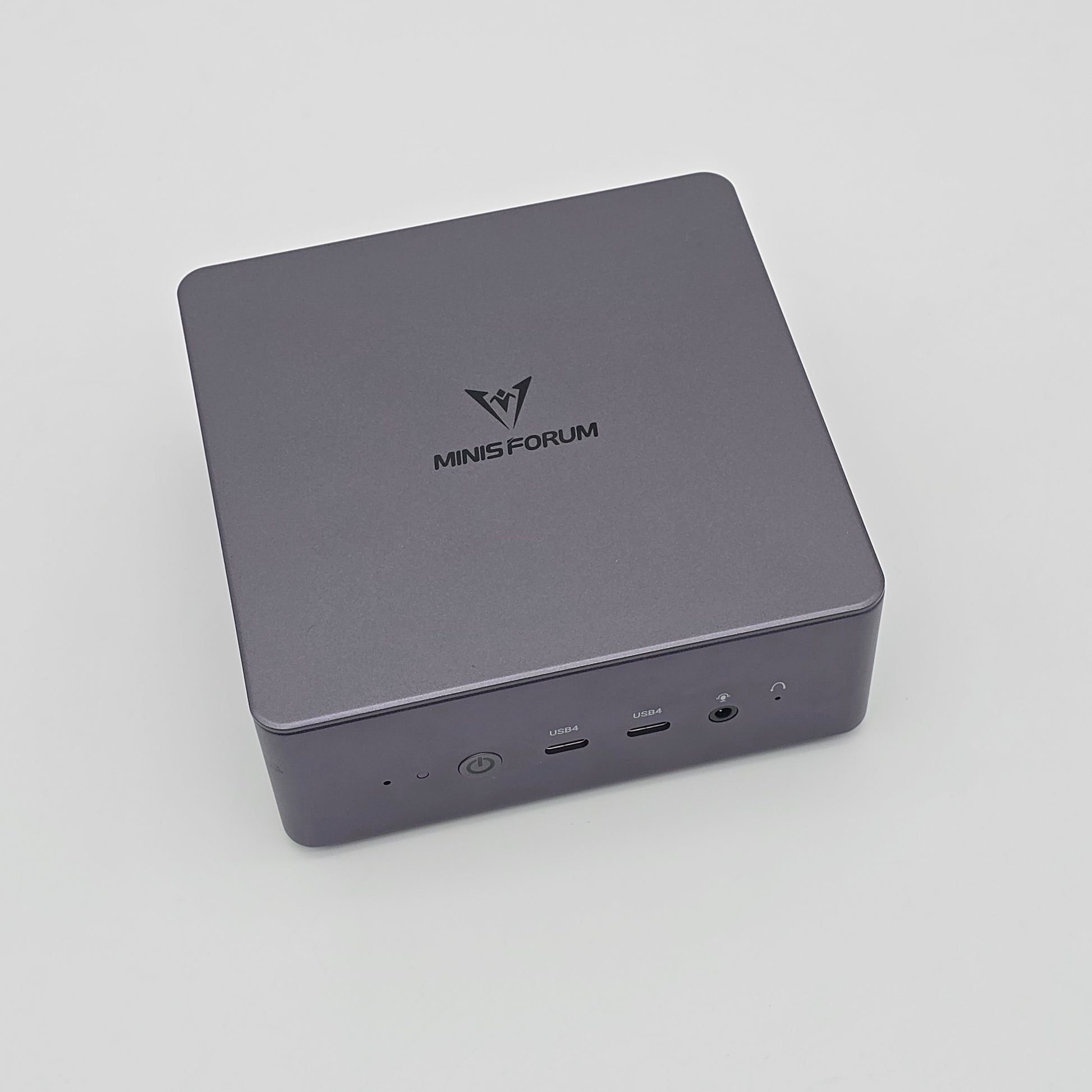 Minisforum UM790 Pro Barebone Mini PC, AMD Ryzen 9 7940HS, AMD Radeon 780M, Compact Desktop Computer