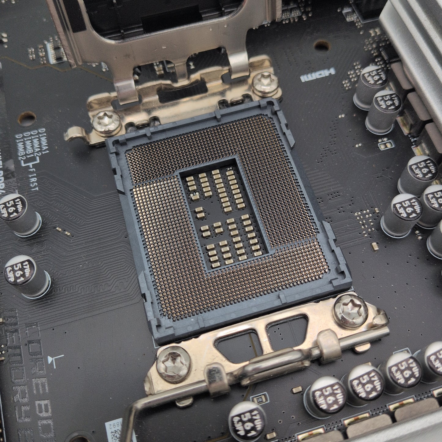 MSI MAG B660M Mortar WiFi DDR4, Intel LGA 1700 Micro-ATX Gaming Motherboard