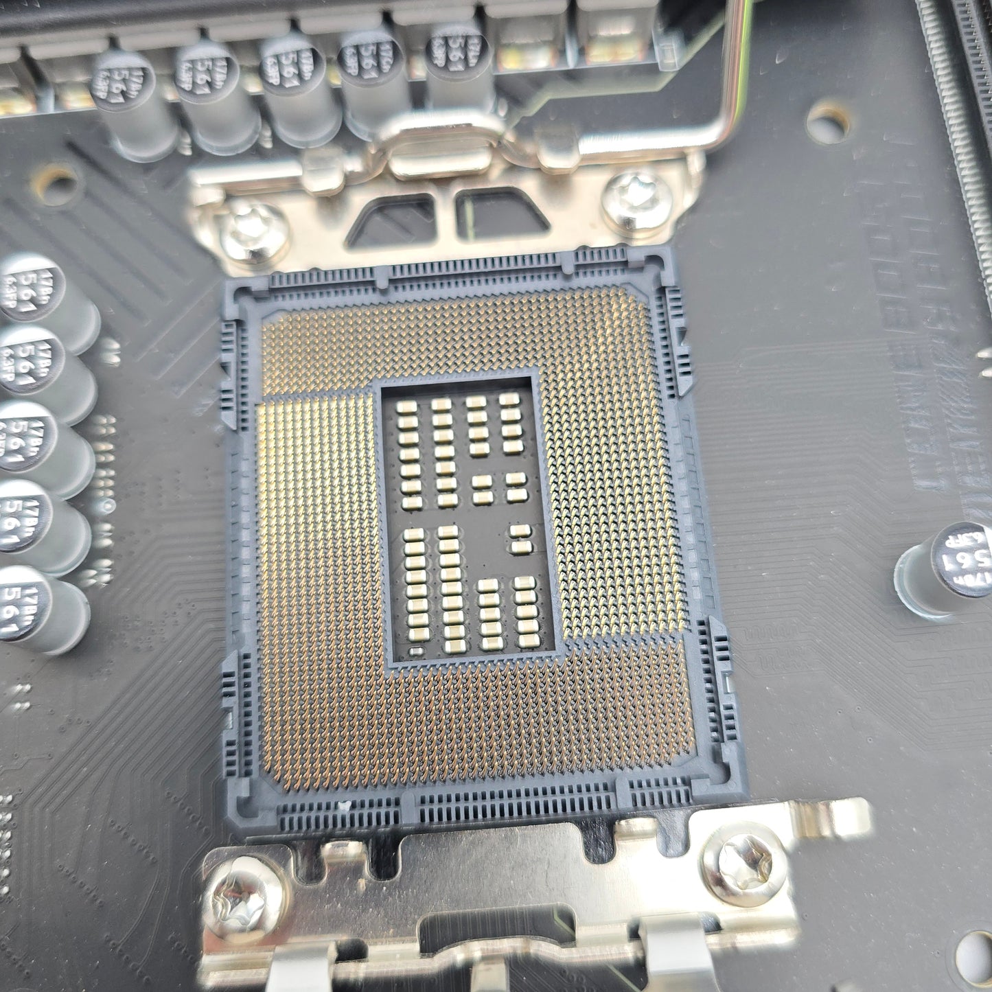 MSI Pro Z690-A WiFi, Socket LGA1700, ATX Desktop Gaming Motherboard