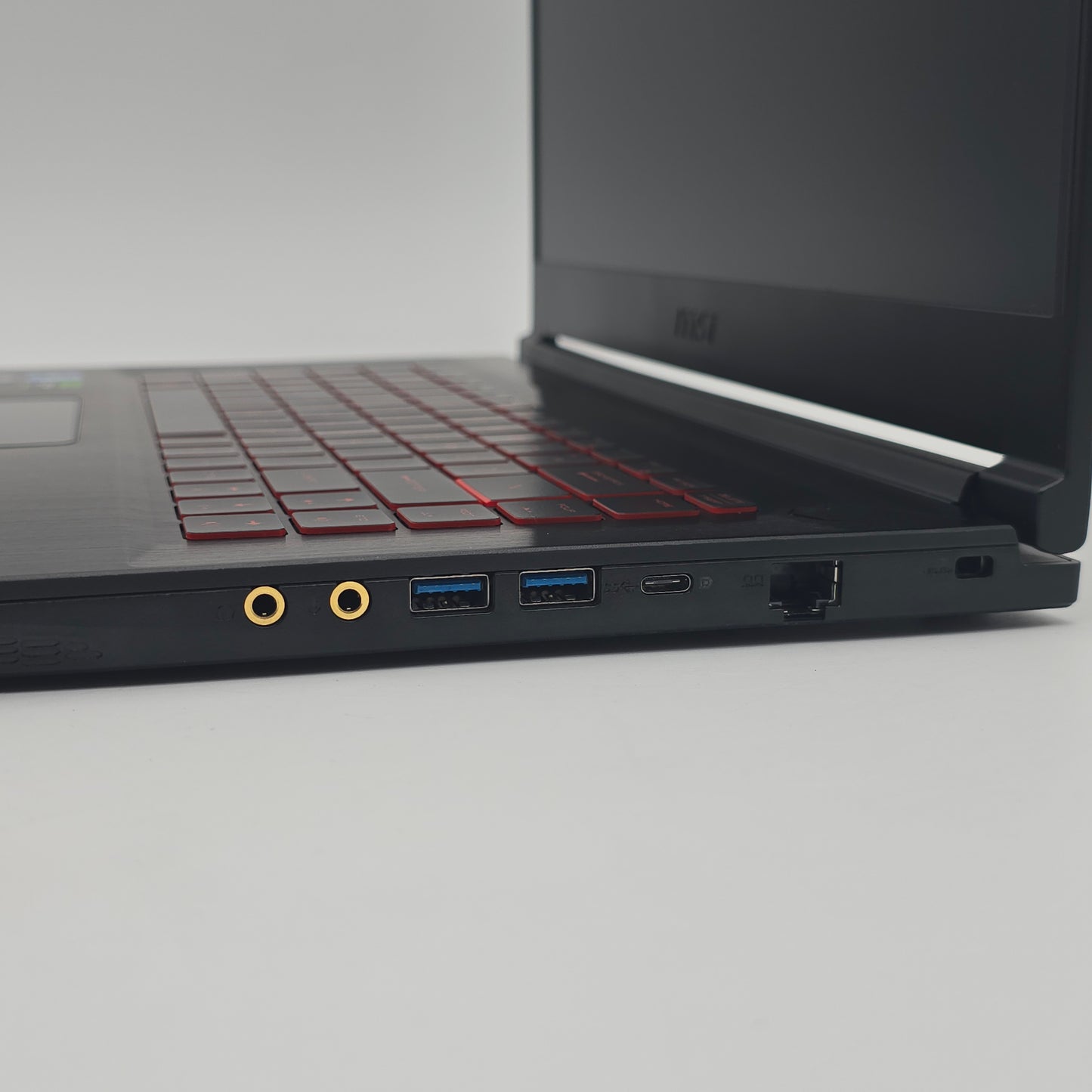 MSI Thin GF63, RTX 3050, Intel Core i5-12450H, 16GB DDR4, 1TB NVMe, 15.6" FHD 144Hz, Windows Gaming Laptop