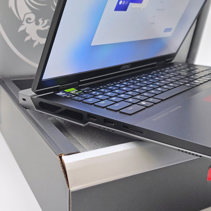 MSI Titan 18 HX AI, RTX 5090, Intel Ultra 9 285HX, 64GB RAM, 6TB NVMe, UHD+ MiniLED 120Hz Gaming Laptop