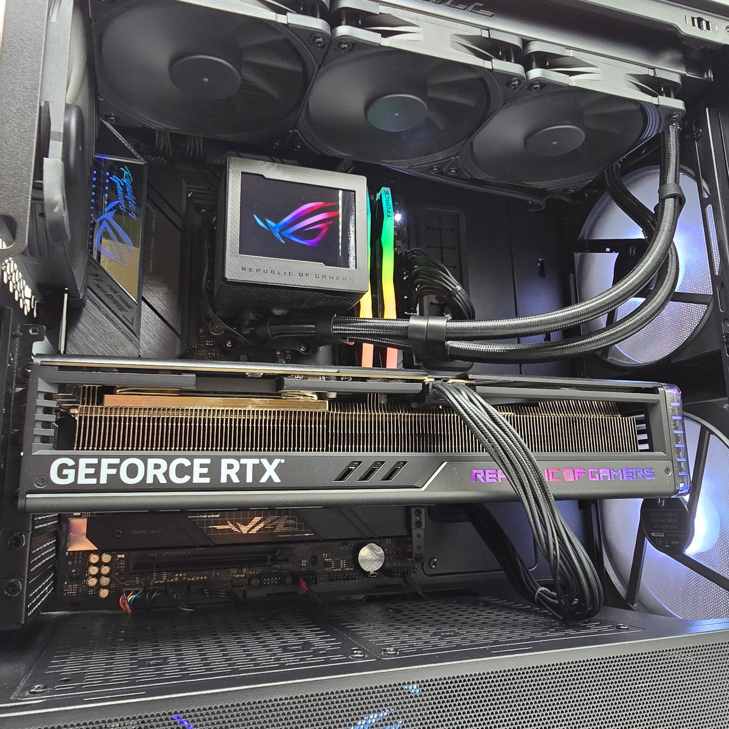 RTX 4080 ASUS ROG STRIX, Ryzen 7 7800X3D, 32GB DDR5, 1TB NVMe, Black Liquid Cooled Pre-Owned Gaming PC