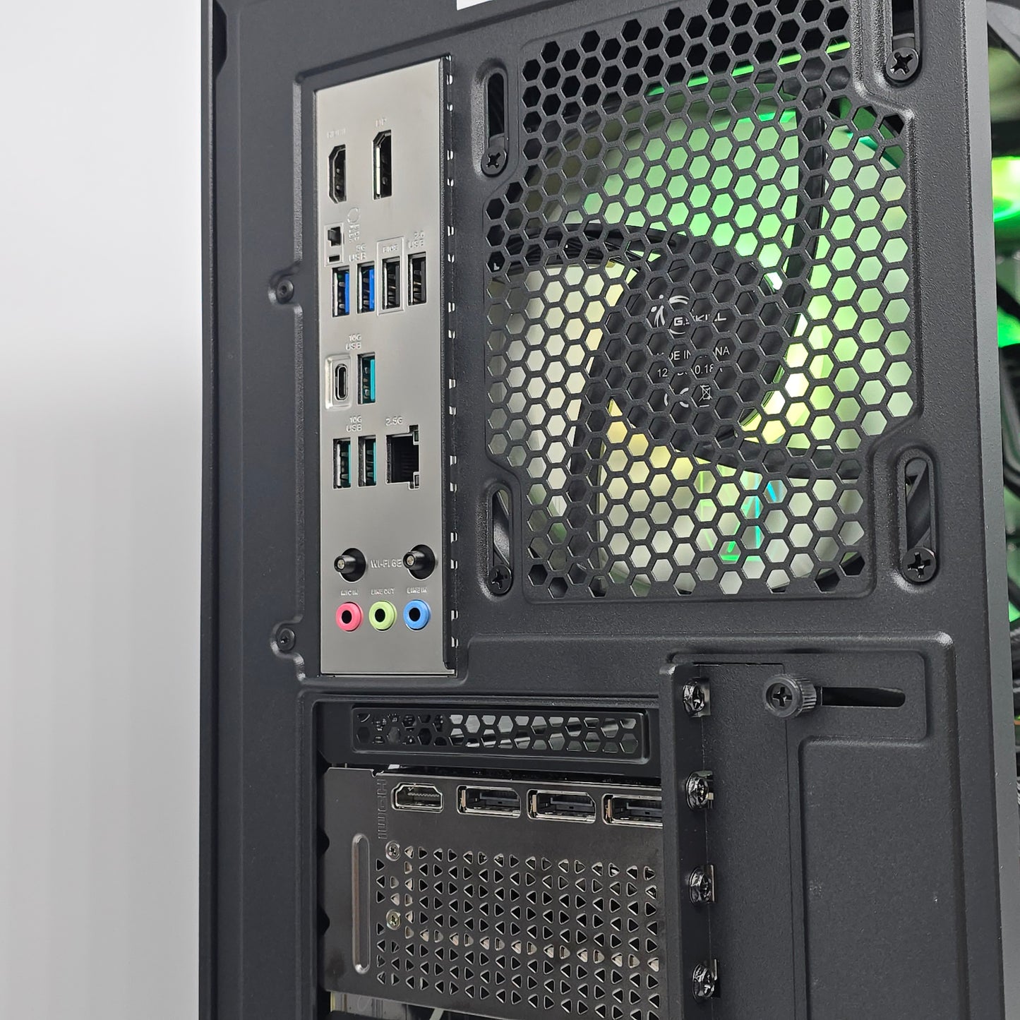 NVIDIA RTX 5080, AMD Ryzen 5 7600X, 32GB DDR5, 1TB NVMe SSD, Custom Liquid Cooled Gaming PC