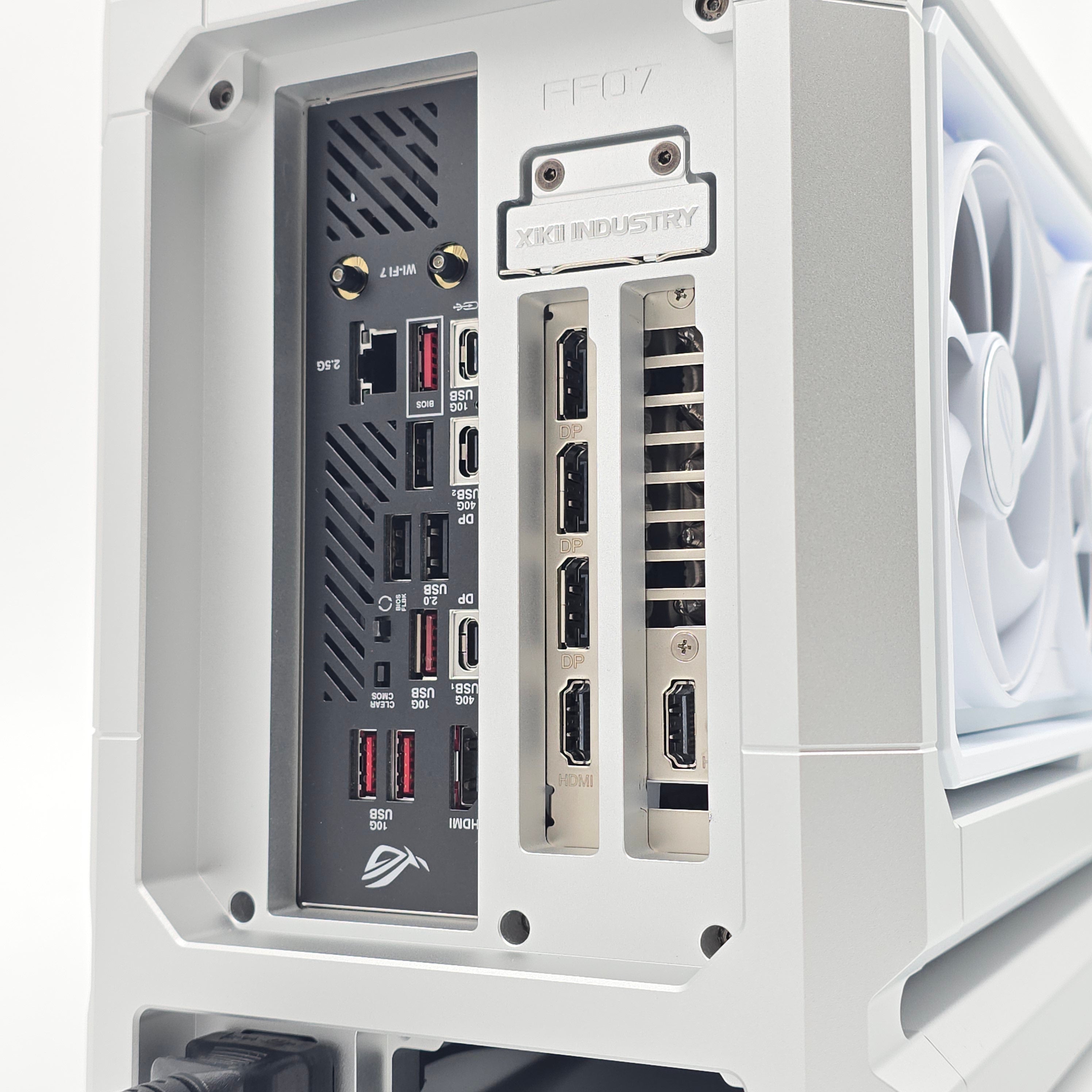 NVIDIA RTX 5090 ASTRAL White, Ryzen 9 9950X3D, 64GB DDR5, 4TB Gen