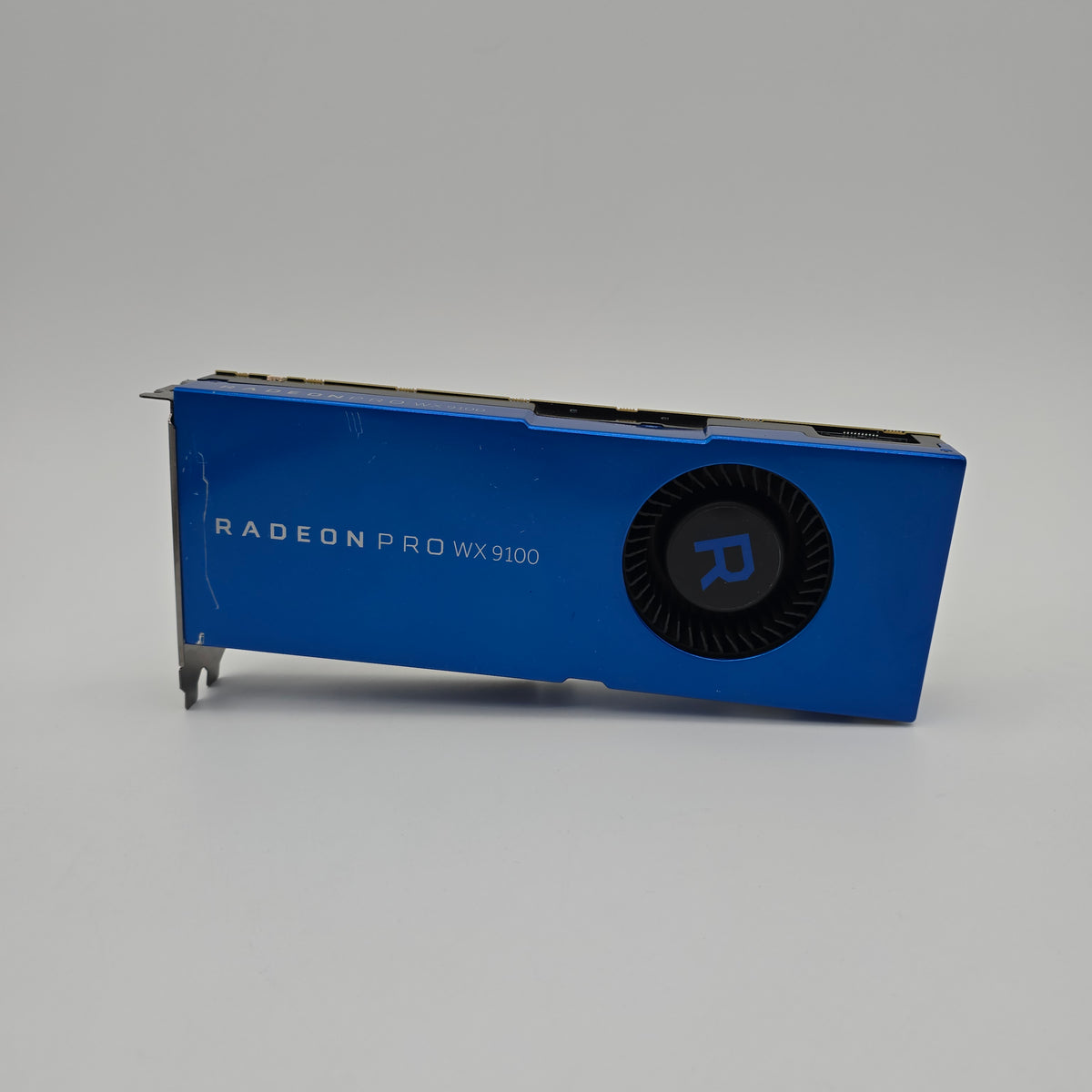 Radeon Pro WX 9100 16GB, AMD Professional Graphics Card GPU