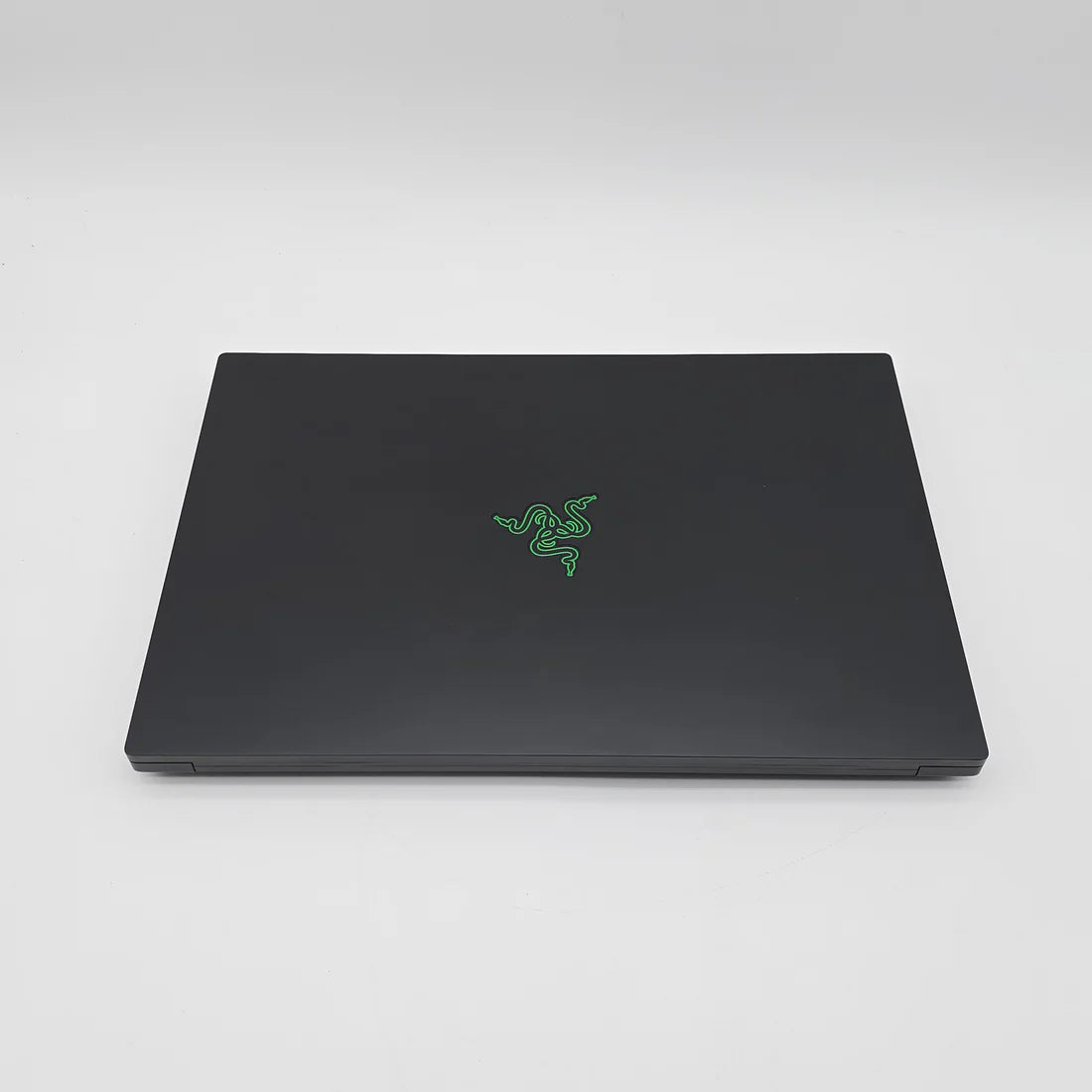 Razer Blade 14 OLED, RTX 5070, AMD Ryzen 9 AI 365, 64GB DDR5, 2TB NVMe, 14" 1800p 120Hz OLED, Windows Gaming Laptop