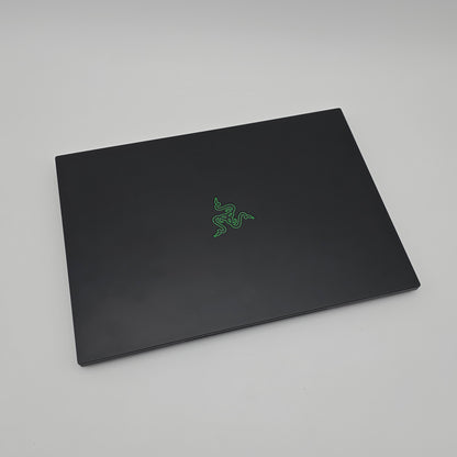 Razer Blade 16 OLED, NVIDIA RTX 5090, AMD Ryzen AI 9 HX370, 32GB DDR5, 2TB NVMe, QHD+ 240Hz, Gaming Laptop