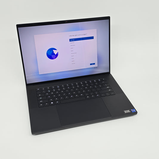 Razer Blade 16 OLED, NVIDIA RTX 4090, Intel Core i9-14900HX, 240Hz QHD+, 32GB DDR5 Gaming Laptop