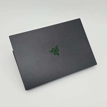 Razer Blade 16 OLED, NVIDIA RTX 4090, Intel Core i9-14900HX, 240Hz QHD+, 32GB DDR5 Gaming Laptop