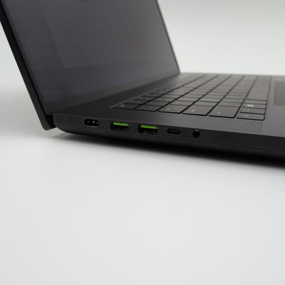 Razer Blade 16, NVIDIA RTX 4090, Intel Core i9-13950HX, 120Hz QHD+, 32GB DDR5 Gaming Laptop