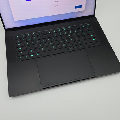 Razer Blade 16, NVIDIA RTX 4090, Intel Core i9-13950HX, 120Hz QHD+, 32GB DDR5 Gaming Laptop