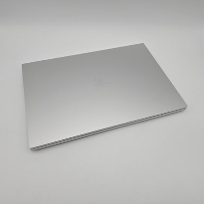 Razer Blade 18 Mercury White, NVIDIA RTX 4090, Intel i9-13950HX, 32GB DDR5, 2TB Storage, 18" QHD+ 240Hz LCD Gaming Laptop