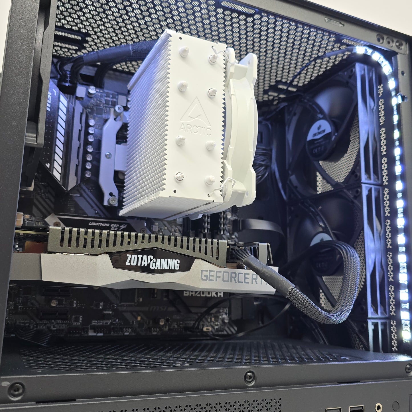 RTX 2060 Super, Ryzen 3600, 32GB DDR4, Micro-ATX Custom Gaming PC
