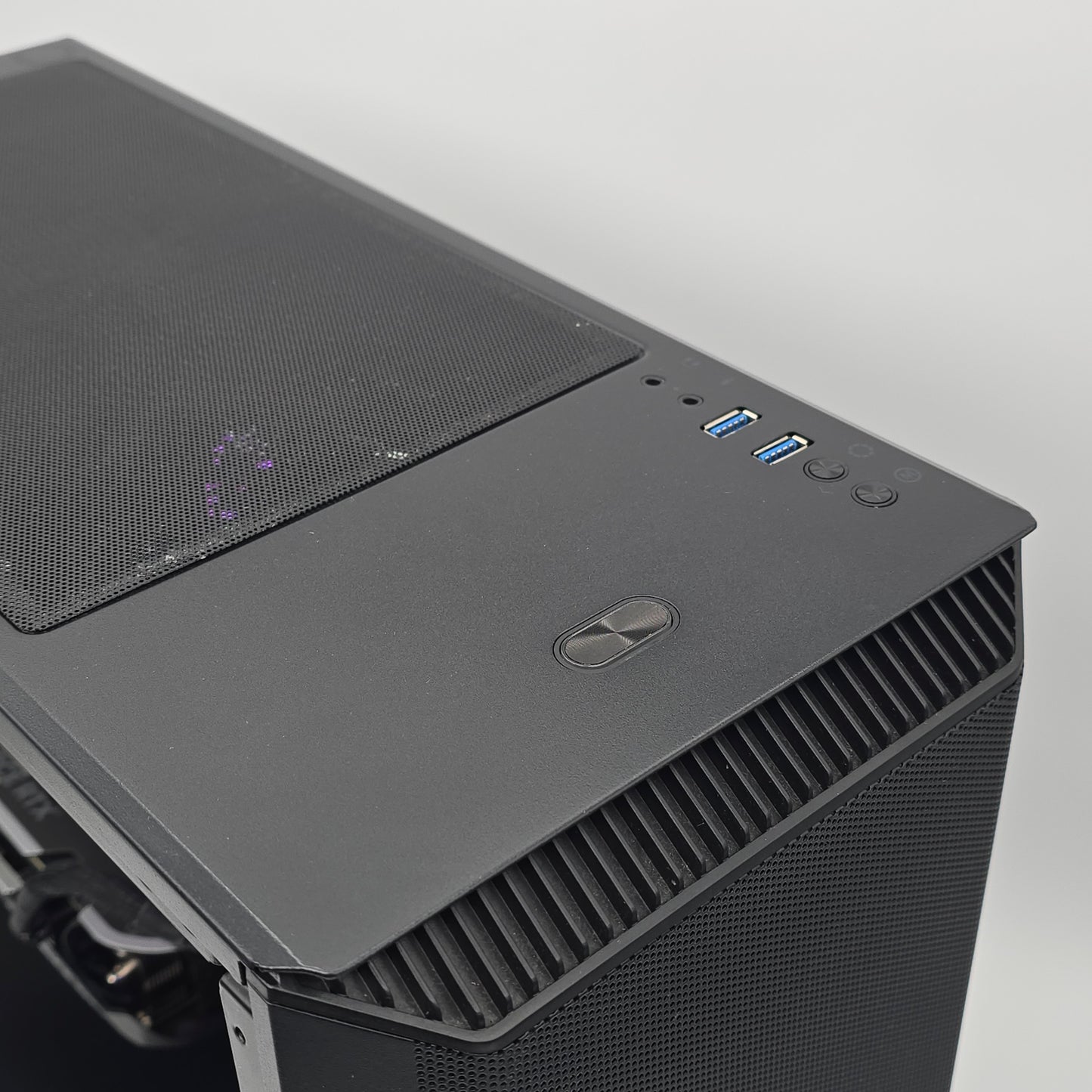 RTX 4060 Ti, Ryzen 7 5800X, 3TB SSD, 16GB RAM, Custom Gaming PC
