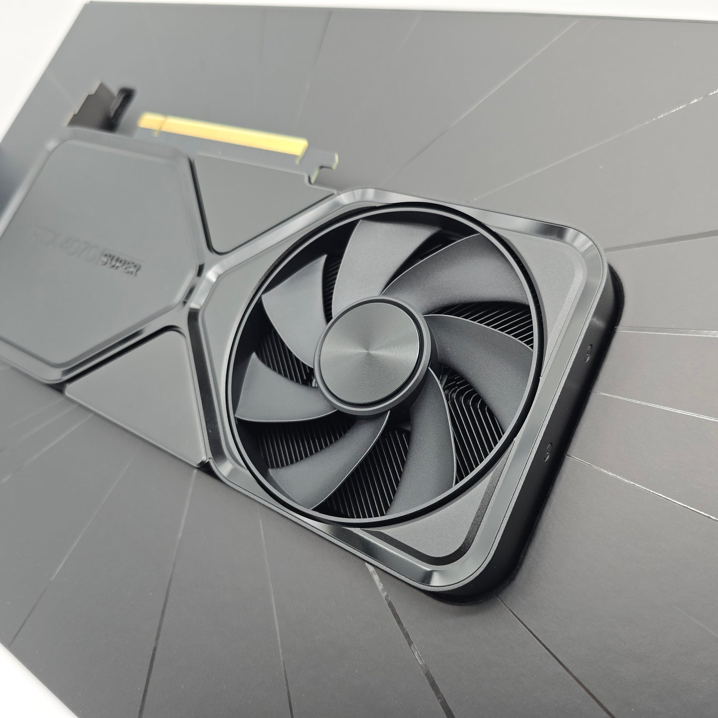 RTX 4070 Super FE Founders Edition 12GB, NVIDIA Gaming Graphics Card GPU