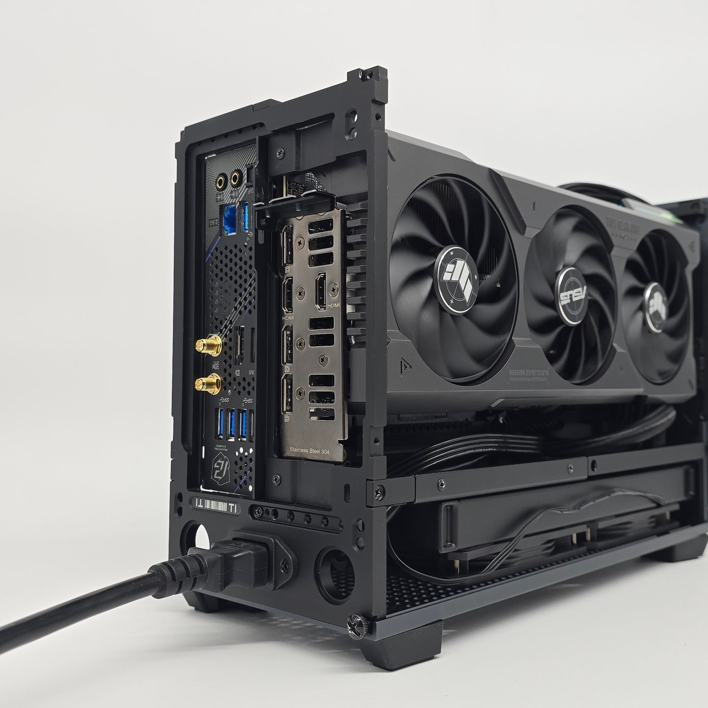 RTX 4070 Ti Super, Intel i5-13600K, 32GB DDR5, Mini-ITX Custom Liquid Cooled Gaming PC