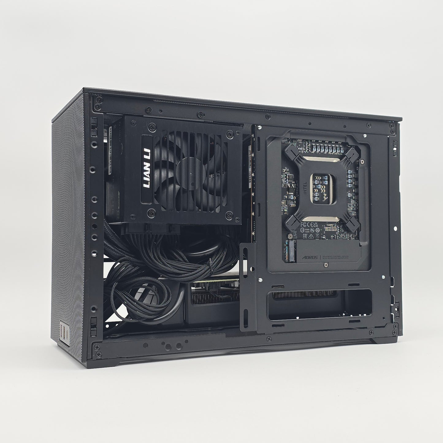 RTX 4070 Ti Super, Intel 13600KF, 32GB DDR5, Mini-ITX Meshlicious Gaming PC