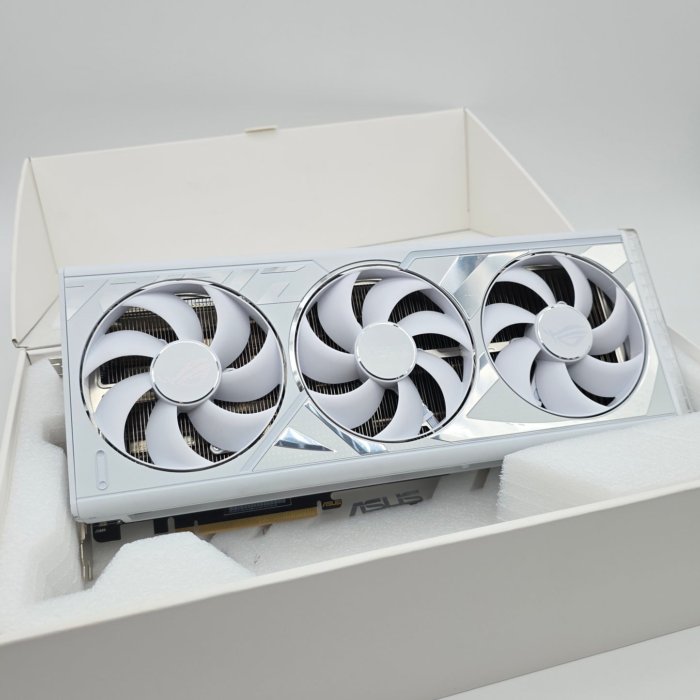 RTX 4080 ASUS ROG STRIX OC White 16GB, NVIDIA Gaming Graphics Card GPU