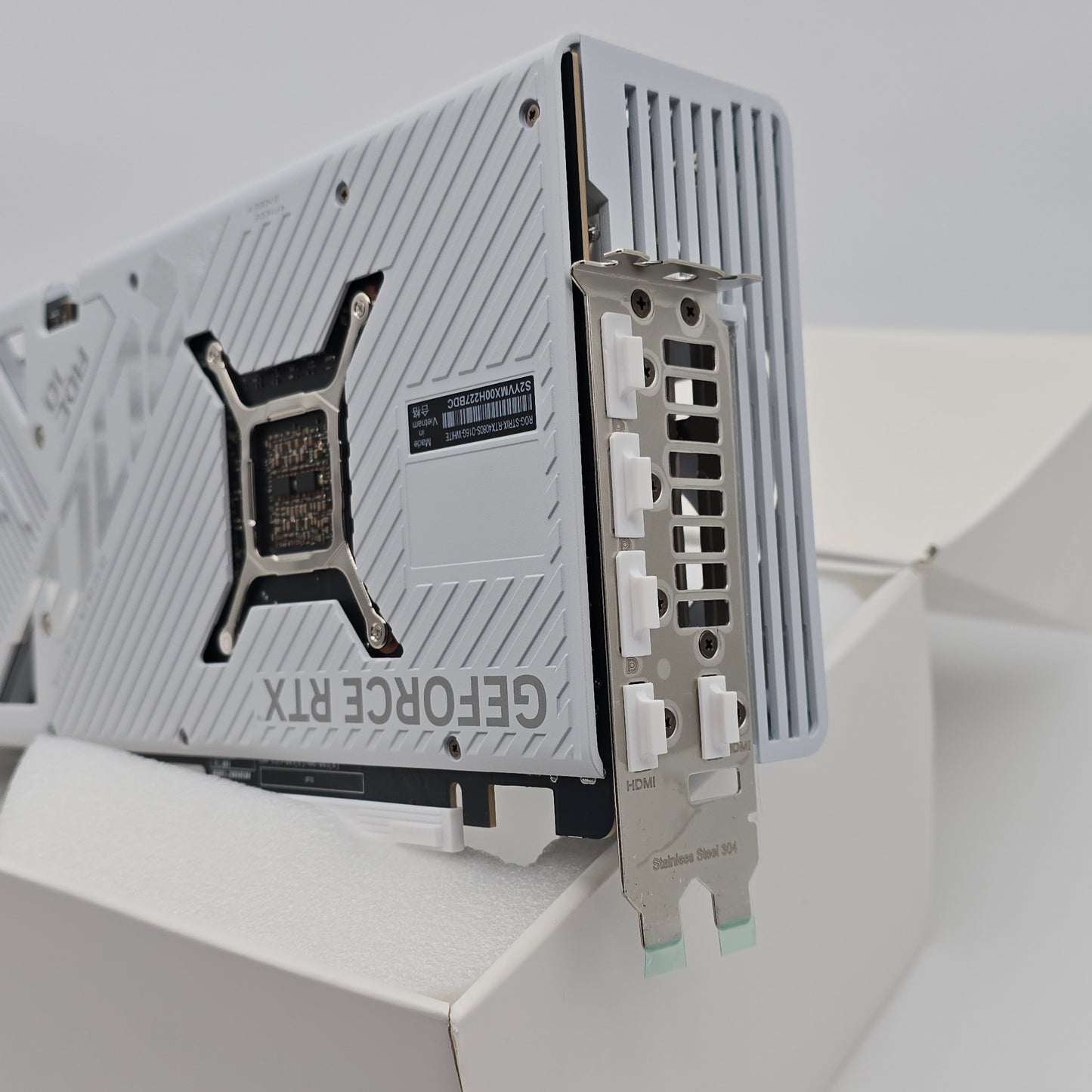 RTX 4080 Super ASUS ROG STRIX OC White 16GB, NVIDIA Gaming Graphics Card GPU