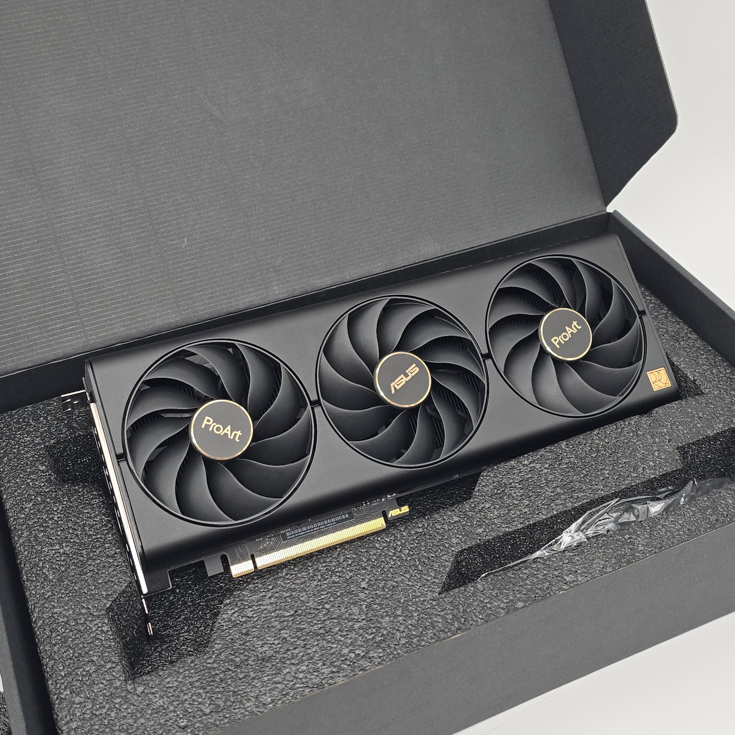RTX 4080 Super ASUS ProArt OC 16GB, NVIDIA Gaming Graphics Card GPU