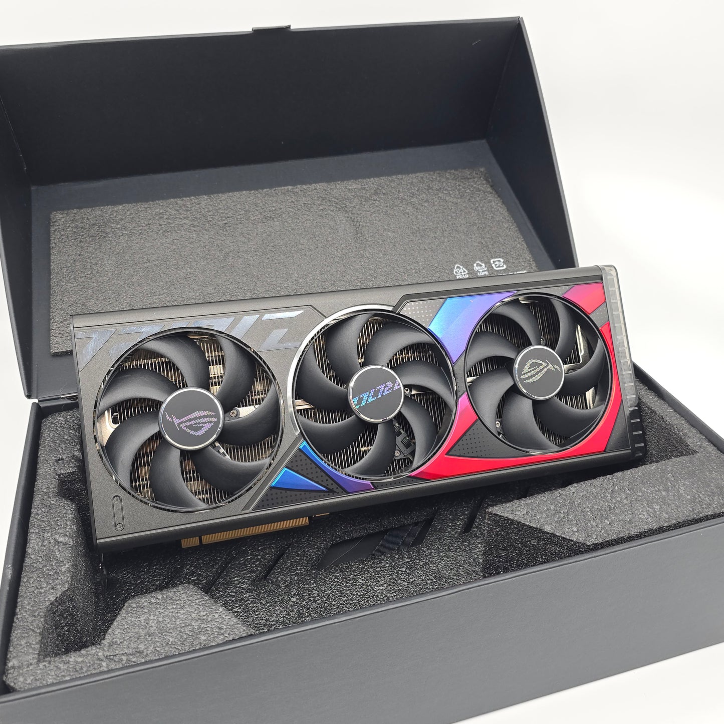 RTX 4080 Super ASUS ROG STRIX OC 16GB, NVIDIA Gaming Graphics Card GPU