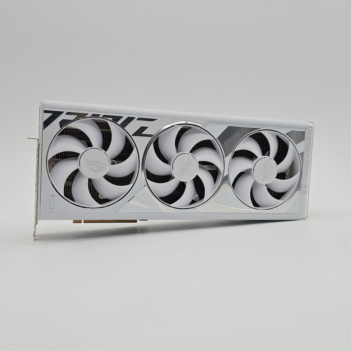 RTX 4080 Super ASUS ROG STRIX OC White 16GB, NVIDIA Gaming Graphics Card GPU