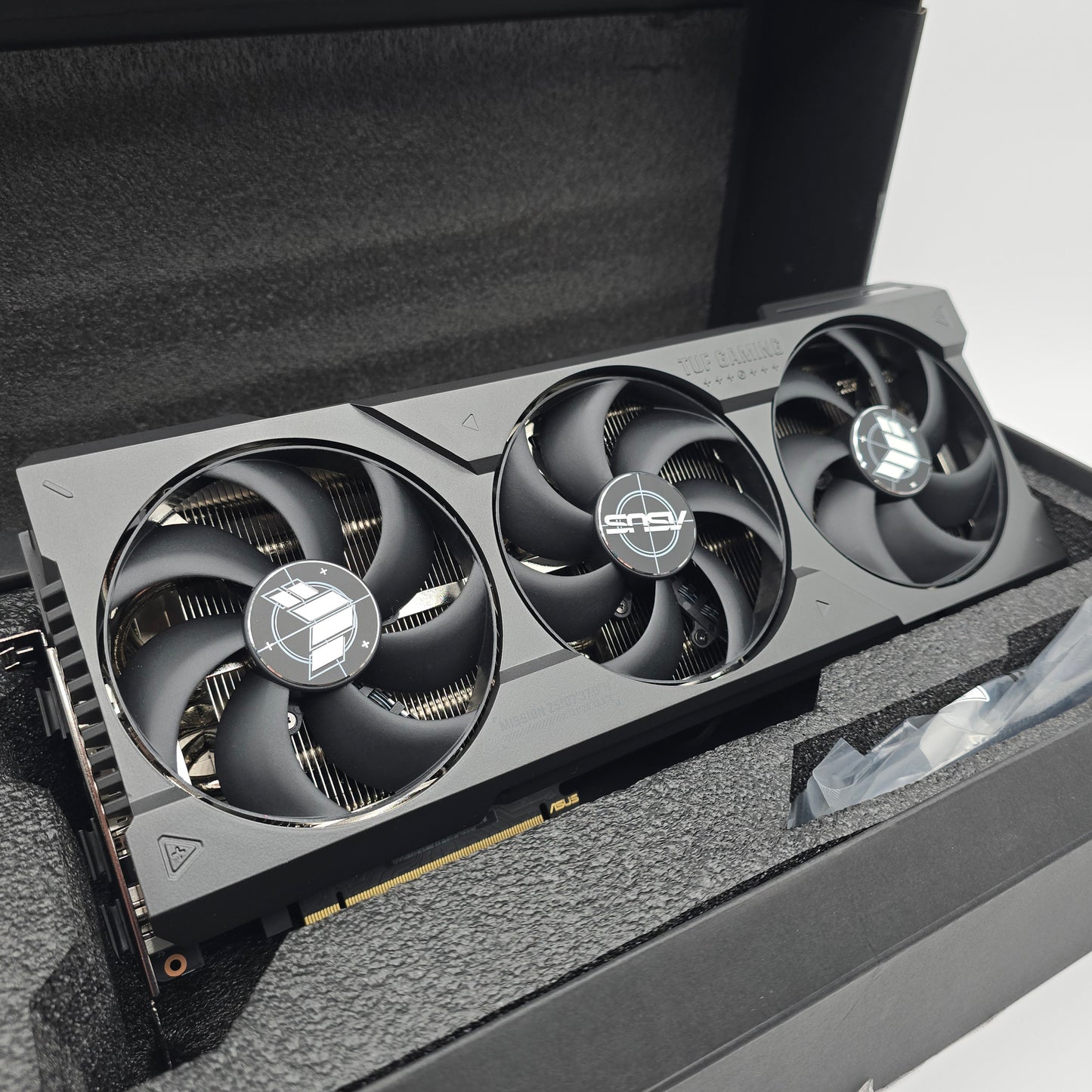 RTX 4080 Super ASUS TUF OC 16GB, NVIDIA Gaming Graphics Card GPU