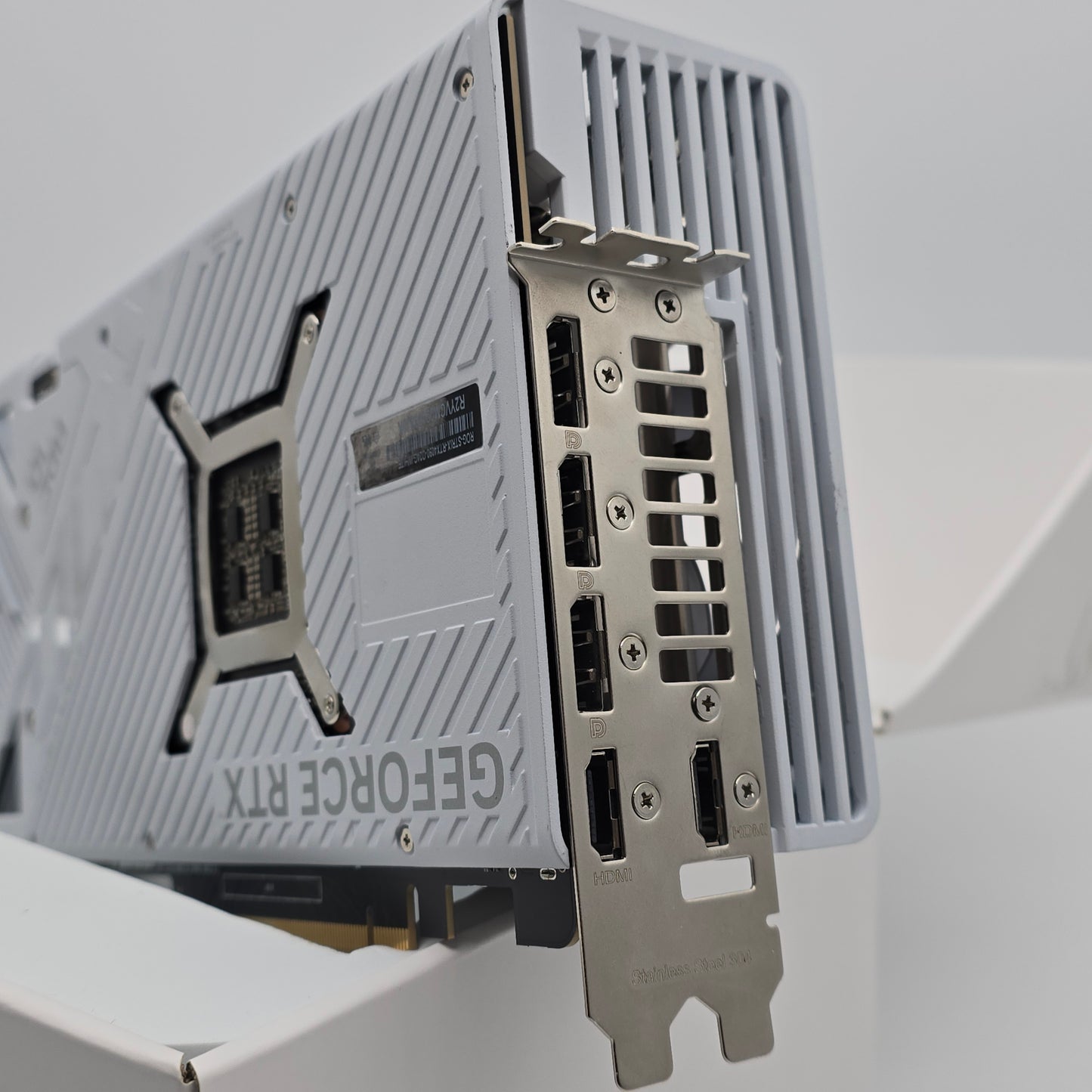 RTX 4090 ASUS ROG STRIX OC White 24GB, NVIDIA Gaming Graphics Card GPU