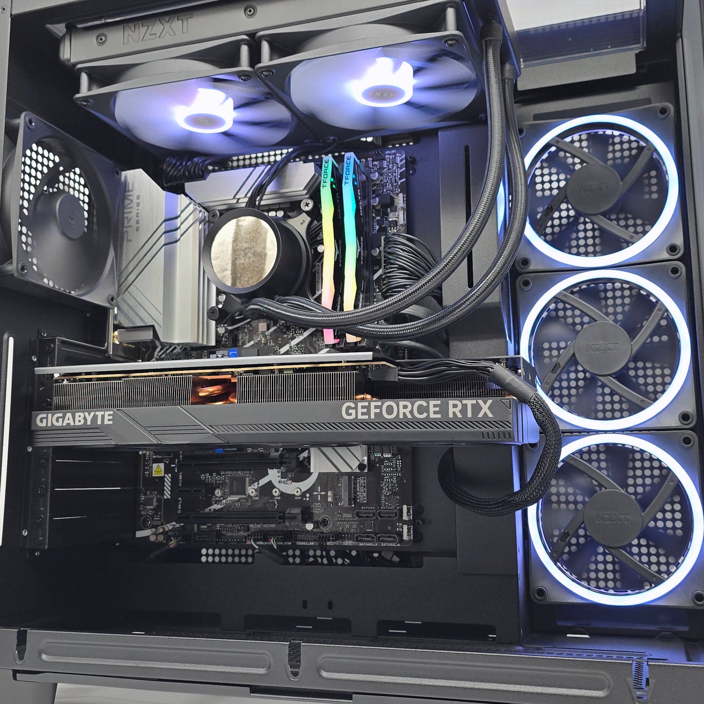 RTX 4090, Intel i9-14900KF, 64GB DDR5, 2TB NVMe, Custom NZXT Liquid Cooled Gaming PC