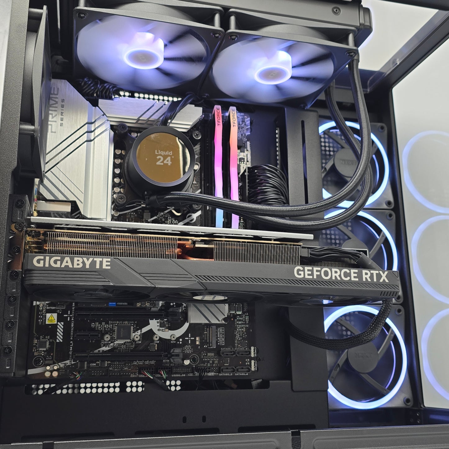 RTX 4090, Intel i9-14900KF, 64GB DDR5, 2TB NVMe, Custom NZXT Liquid Cooled Gaming PC