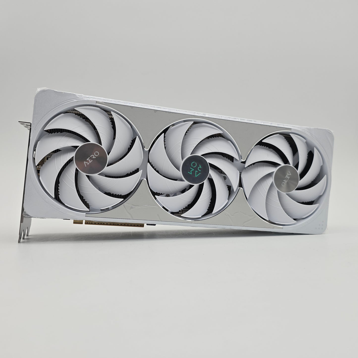 RTX 5070 Ti Gigabyte Aero OC 16GB, NVIDIA Gaming Graphics Card GPU