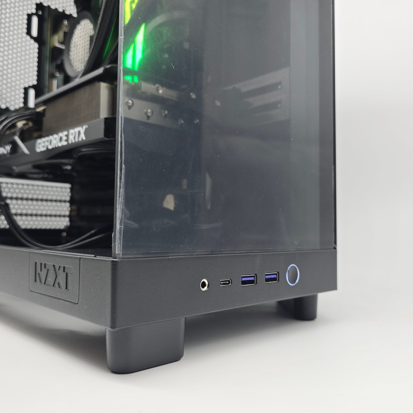 RTX 5070 Ti, Ryzen 7 9700X, 32GB DDR5, 2TB NVMe, Custom NZXT Prebuilt Gaming PC