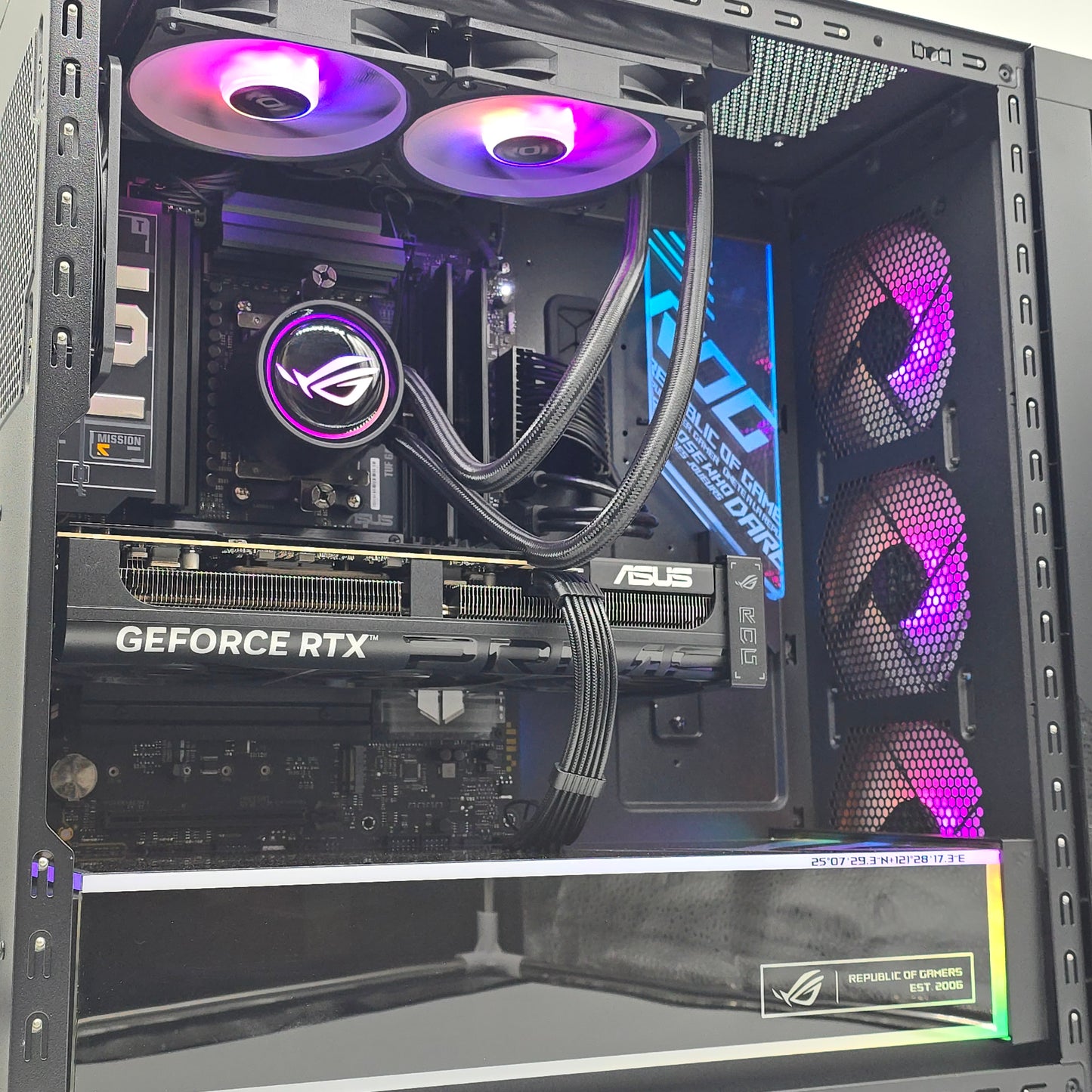 RTX 5070 Ti, Ryzen 9800X3D, 4TB NVMe SSD, 32GB RAM, Custom ASUS G7 Liquid Cooled Gaming PC