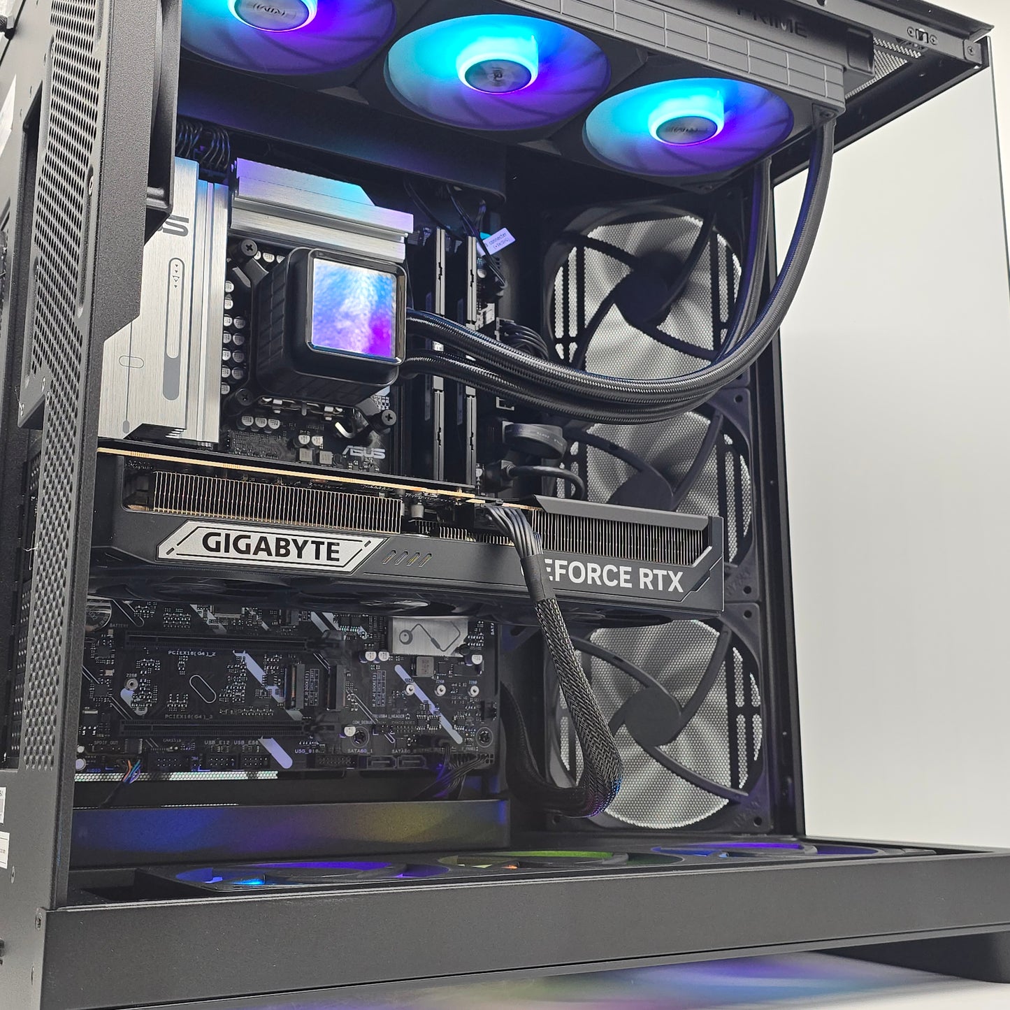 NZXT H9 Flow Gaming PC, RTX 5080, Intel Core Ultra 9 265KF, 2TB, 32GB DDR5, Custom Gaming PC