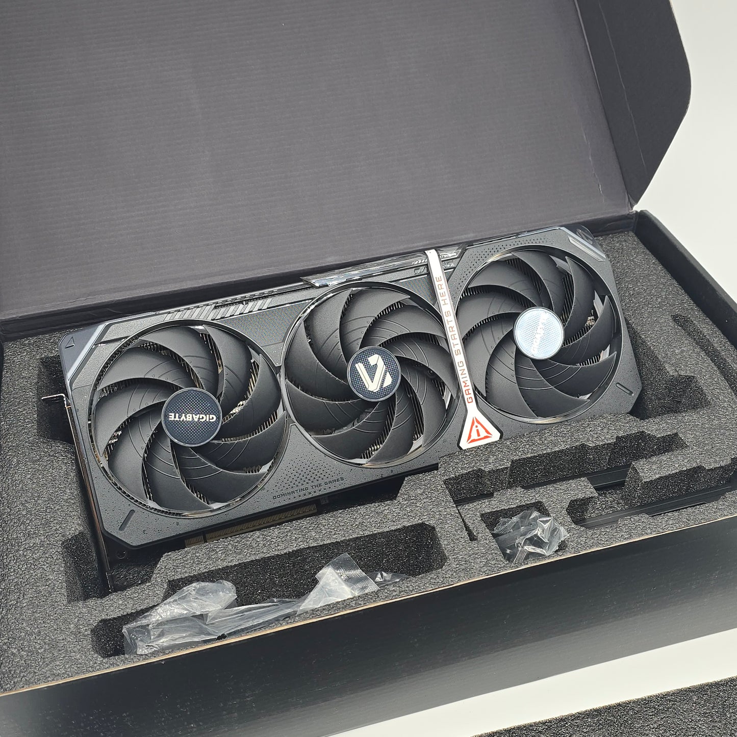 RTX 5080 Gigabyte Gaming OC 16GB, NVIDIA Gaming Graphics Card GPU