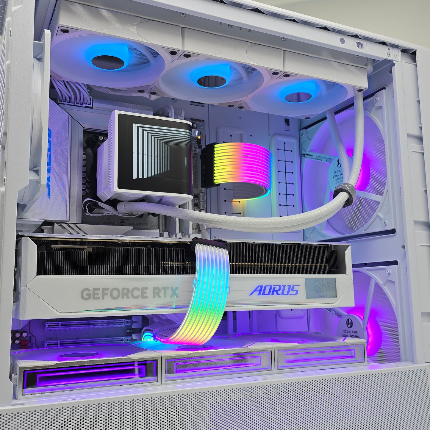 RTX 5080, Intel Core Ultra 285K, 2TB NVMe SSD, 32GB RAM, Custom White Gaming PC