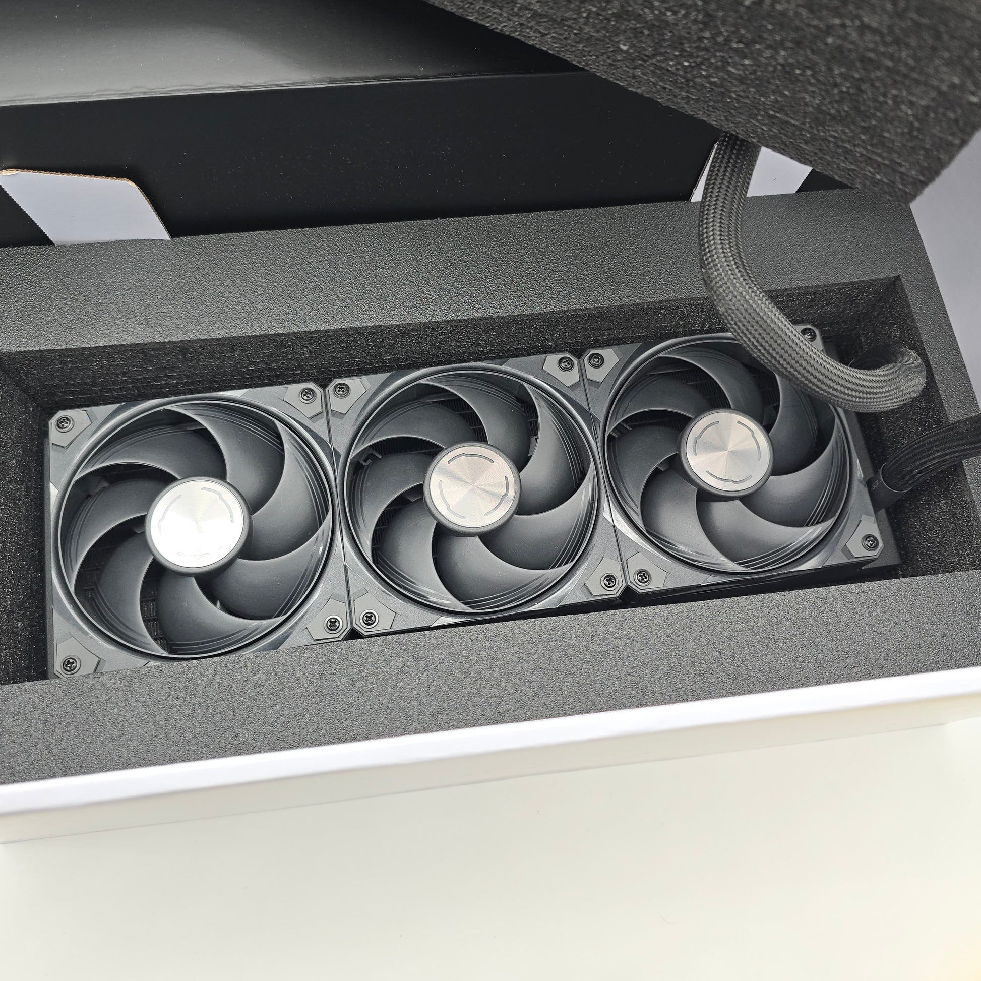 RTX 5080 MSI SUPRIM Liquid SOC Edition 16GB, NVIDIA Gaming Graphics Card GPU