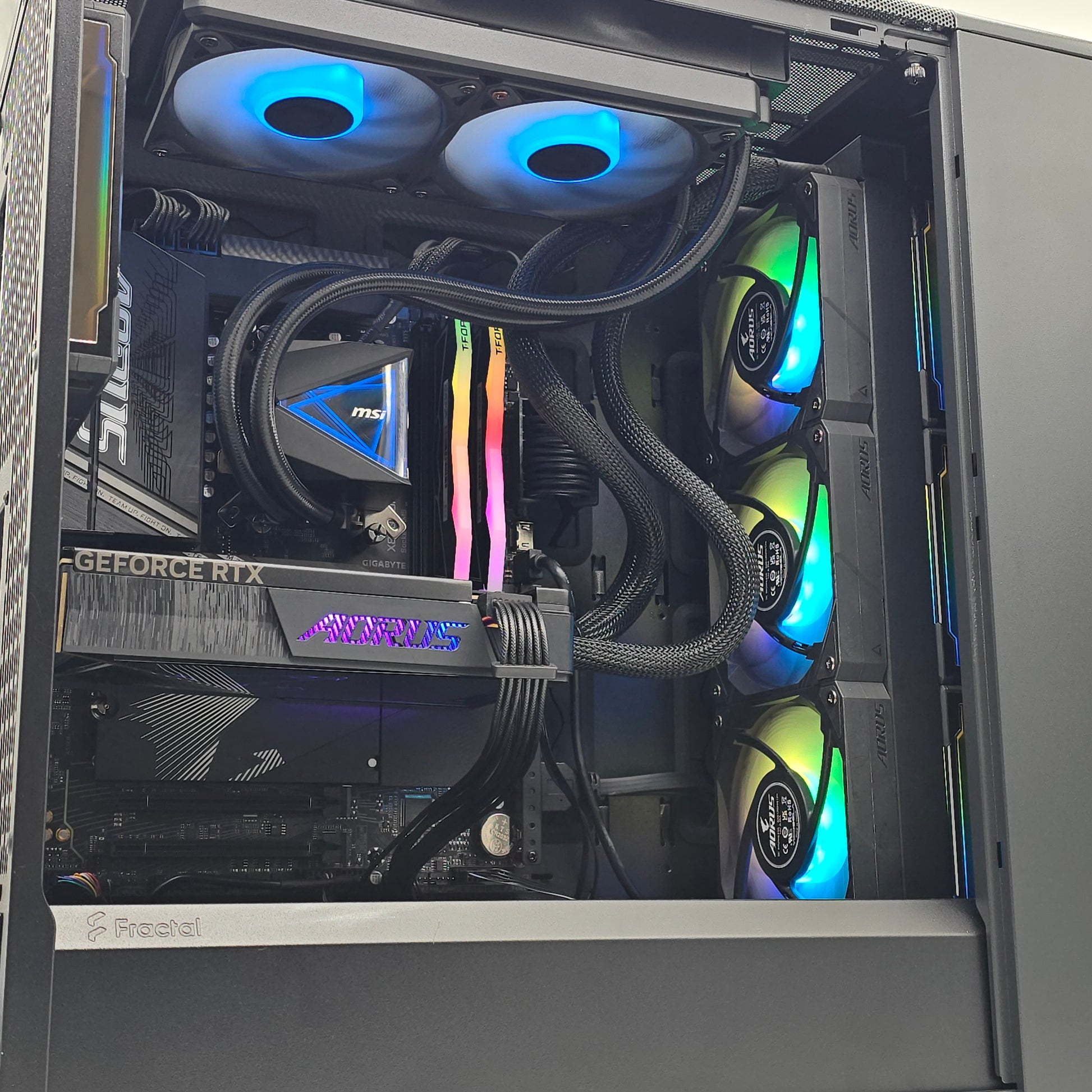 RTX 5080, Ryzen 9800X3D, 1TB NVMe SSD, 32GB DDR5, Custom Liquid Cooled Gaming PC