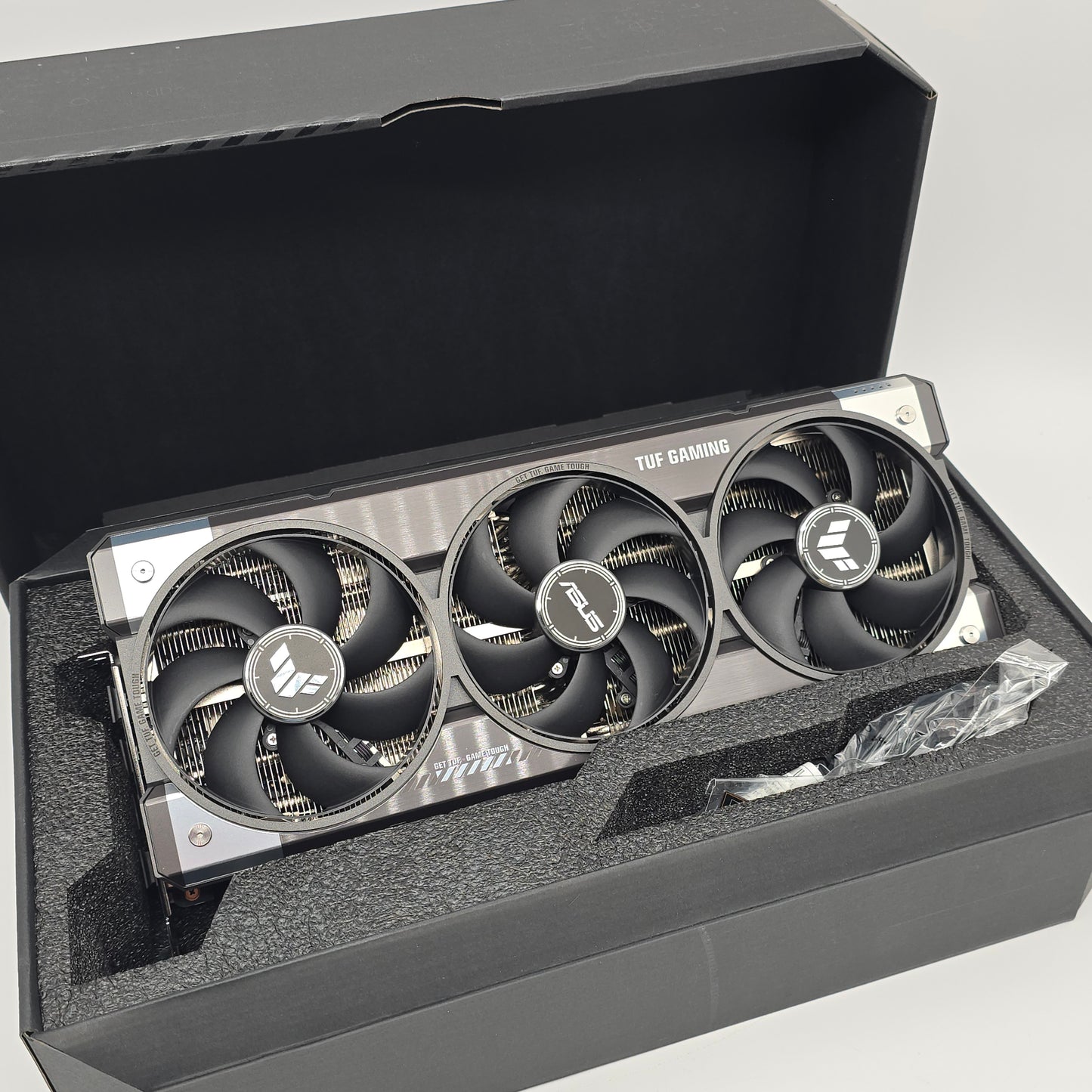 RTX 5090 ASUS TUF OC 32GB, NVIDIA Gaming Graphics Card GPU