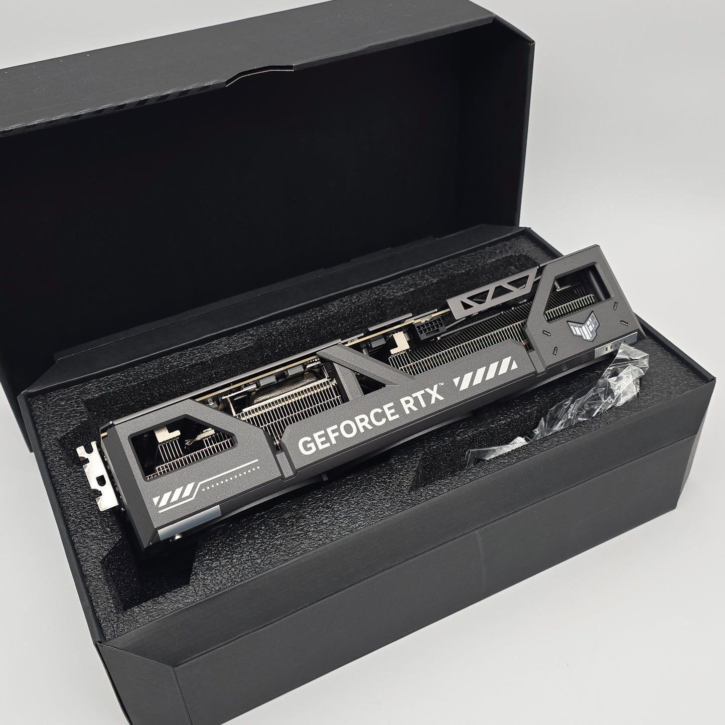 RTX 5090 ASUS TUF OC 32GB, NVIDIA Gaming Graphics Card GPU