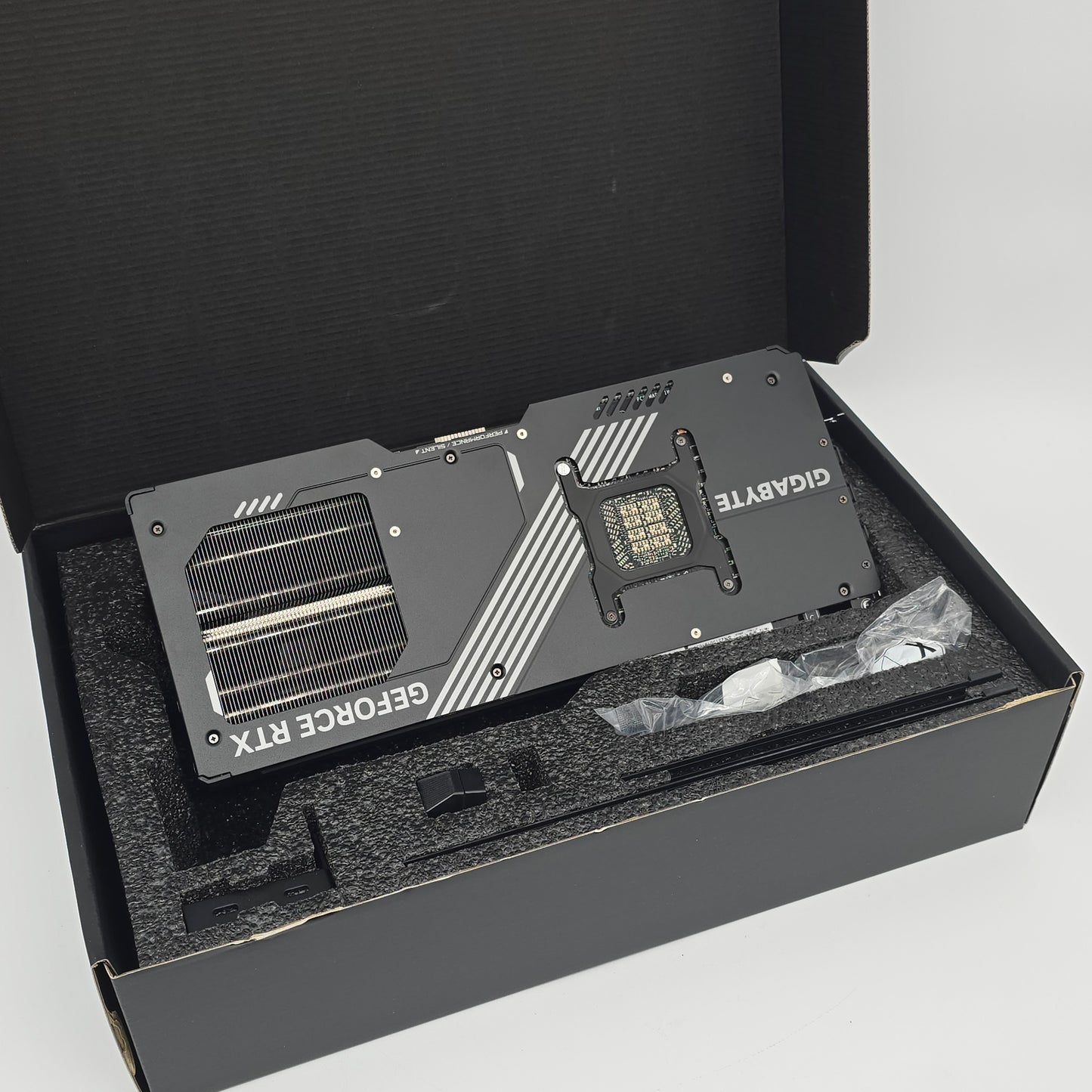 RTX 5090 Gigabyte Windforce OC 32GB, NVIDIA Gaming Graphics Card GPU