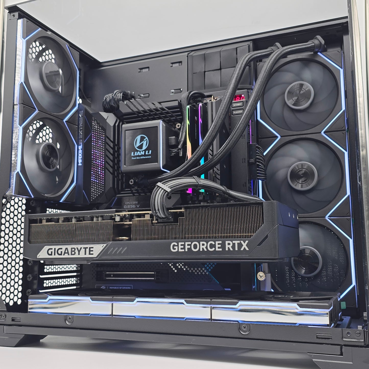 RTX 5090, Intel i9-14900K, 64GB DDR5, 2TB 990 Pro NVMe, Custom Black Liquid Cooled Lian Li Gaming PC