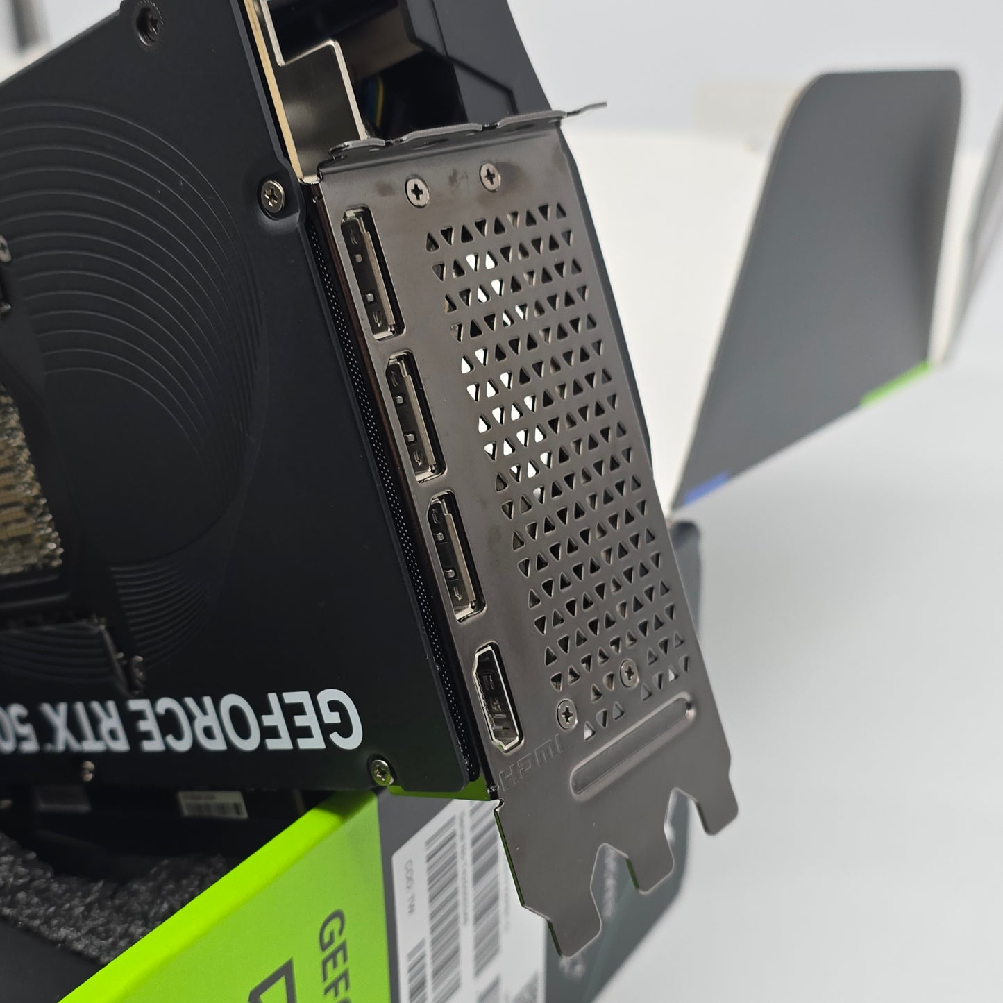 RTX 5090 PNY EPIC-X RGB OC 32GB, NVIDIA Gaming Graphics Card GPU