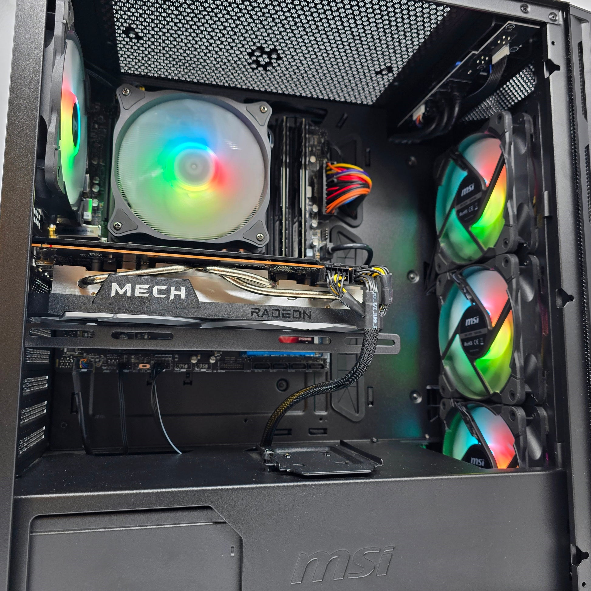 RX 6700XT, Ryzen 5600X, SSD, 16GB RAM, Custom MSI Gaming PC