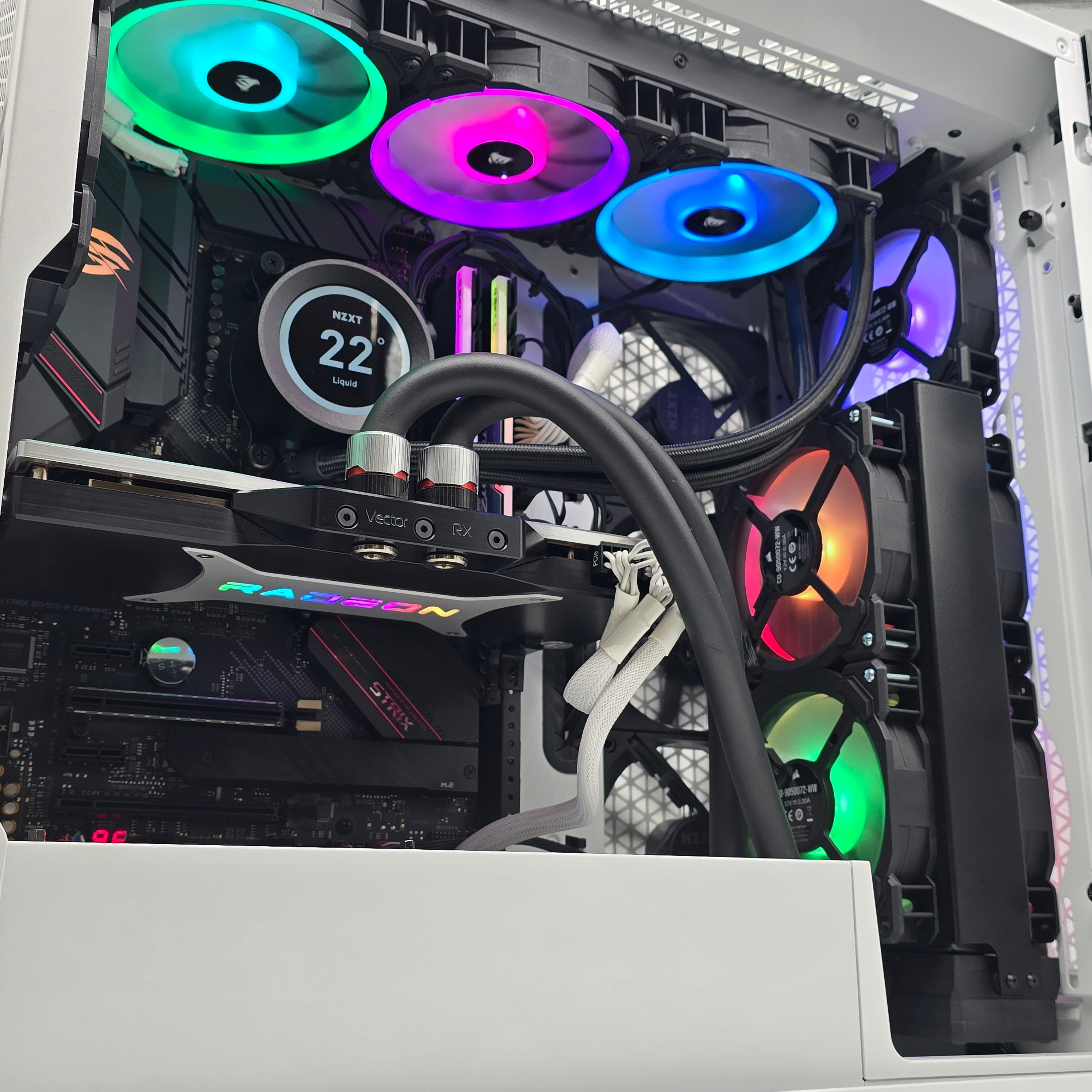 RX 6900 XT, Ryzen 9 5950X, 32GB RAM, 1TB NVMe, Custom Liquid Cooled Co ...