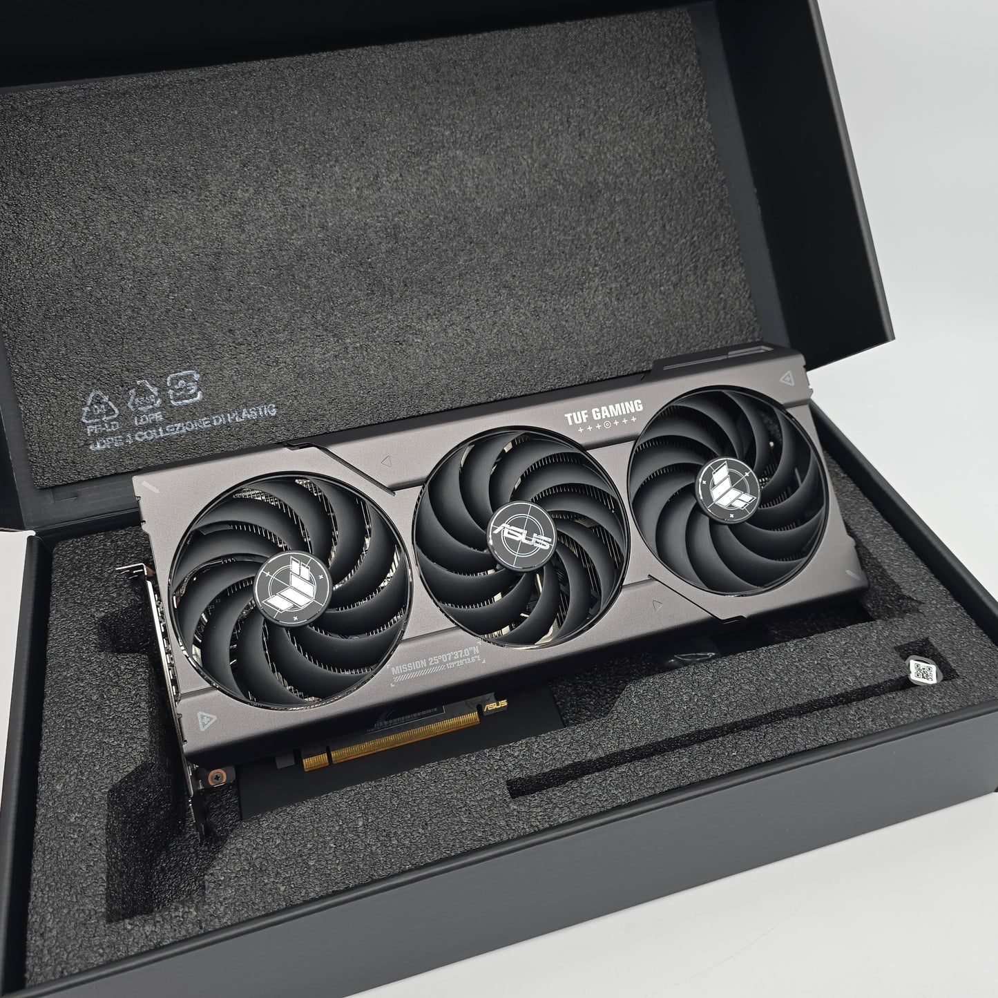 RX 7700 XT ASUS TUF OC 12GB, AMD Radeon Gaming Graphics Card GPU, 7700XT