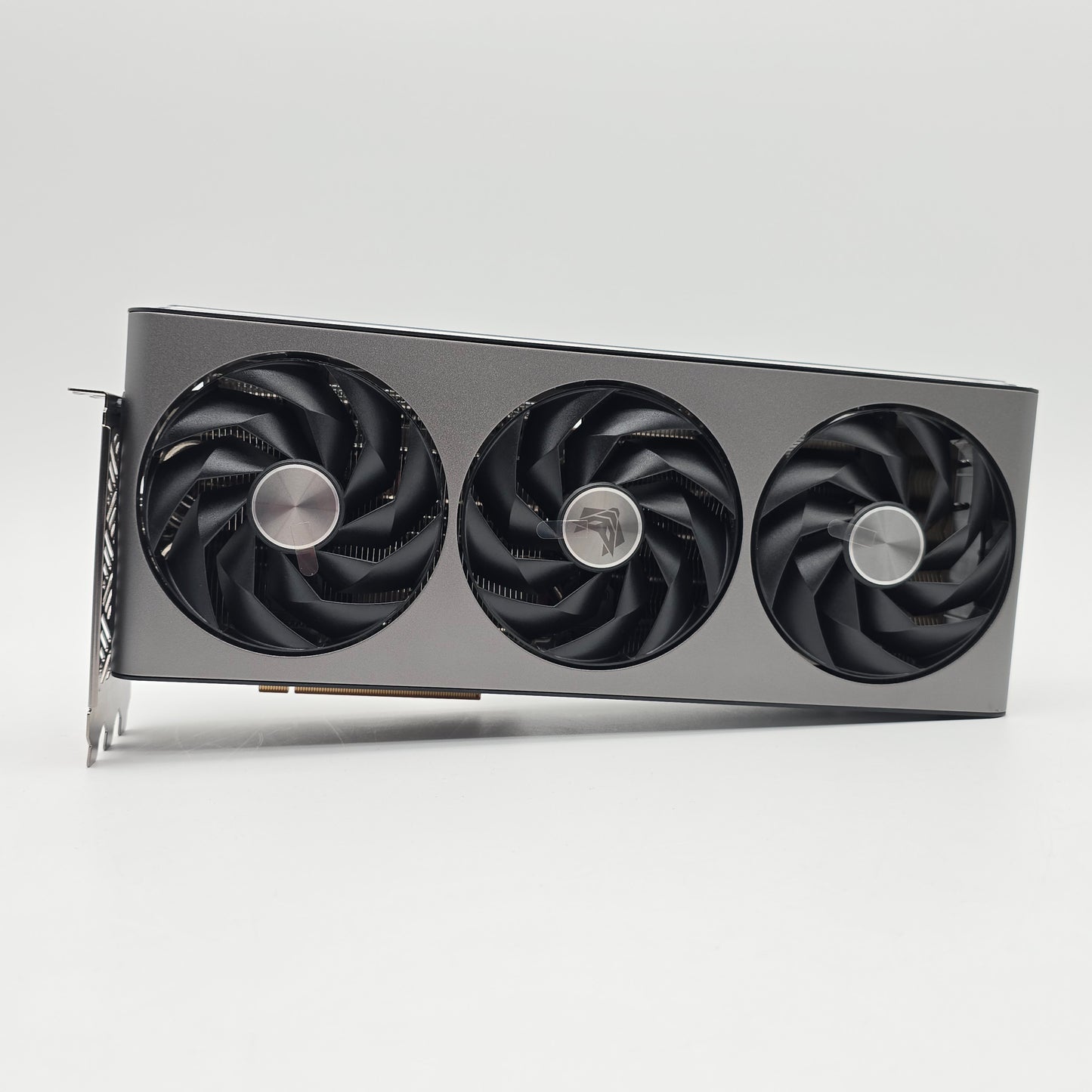 RX 7800 XT Sapphire Nitro+ OC 16GB, AMD Radeon Gaming Graphics Card GPU