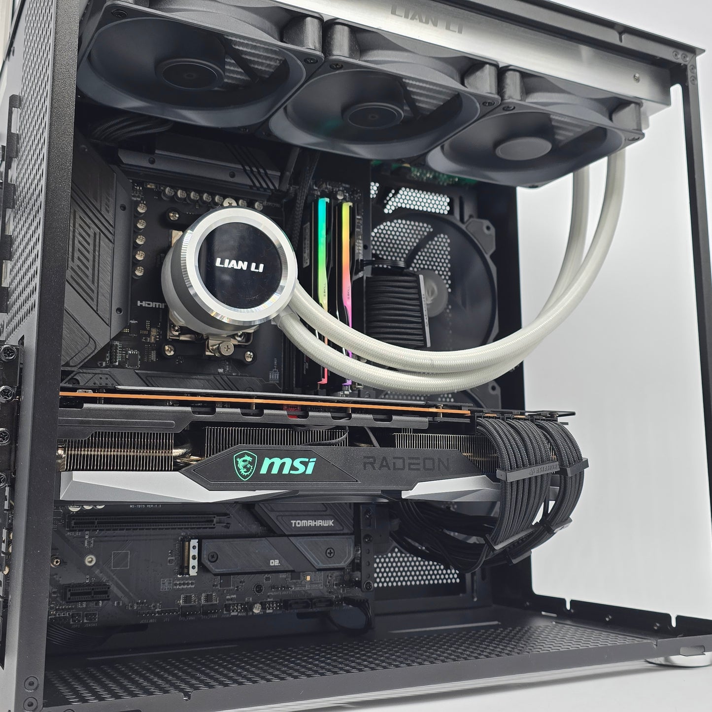 RTX 7900 XTX, Ryzen 7 7800X3D, 32GB DDR5, Liquid Cooled Gaming PC