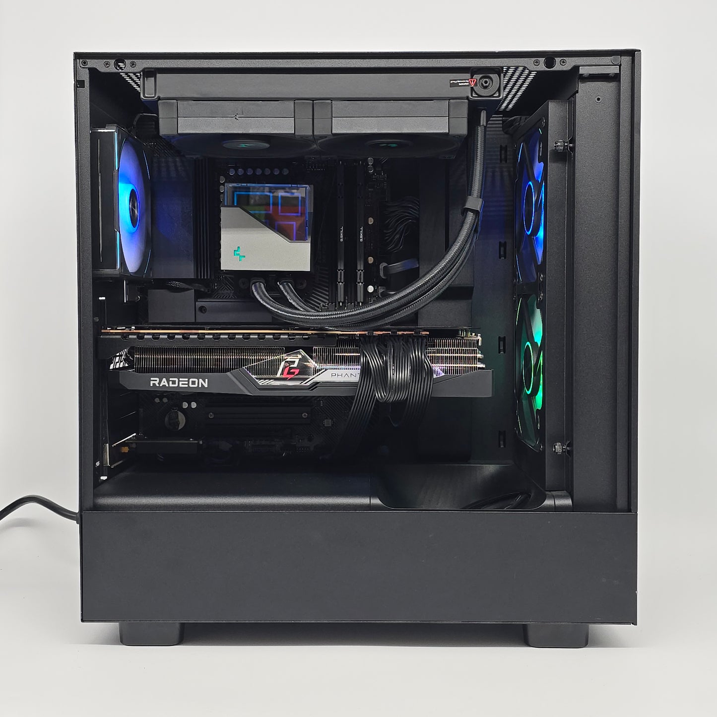 RX 7900 XTX, Ryzen 7 7800X3D, 32GB DDR5, 2TB NVMe, Custom Liquid Cooled Gaming PC